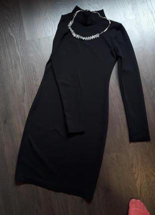 Платье водолазка черное классика облегающее