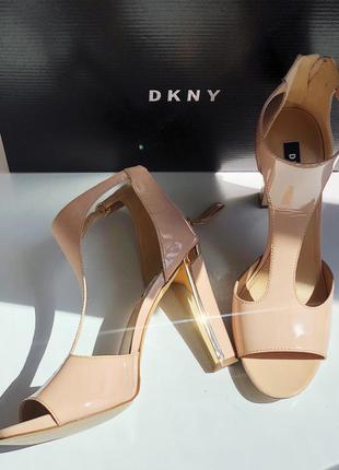 Dkny 🇺🇸кожаные шикарные бежевые босоножки 👡