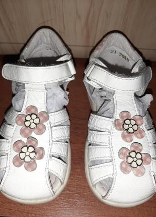 Итальянские лаковые туфли- босоножки 21 размер