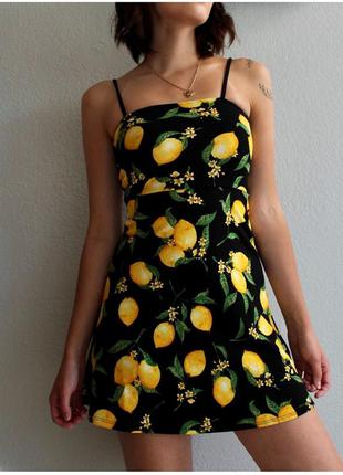 Короткое летнее платье сарафан принт лимоны h&m