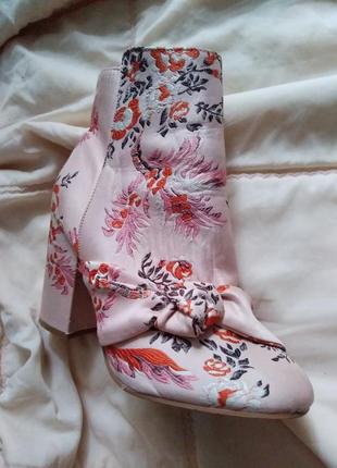 Стильные ботиночки asos с вышивкой в японском стиле