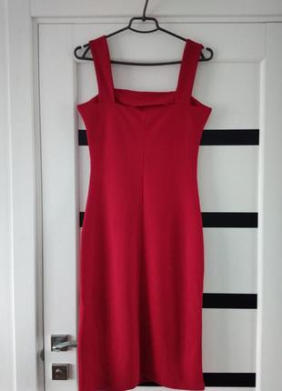 Червоне плаття