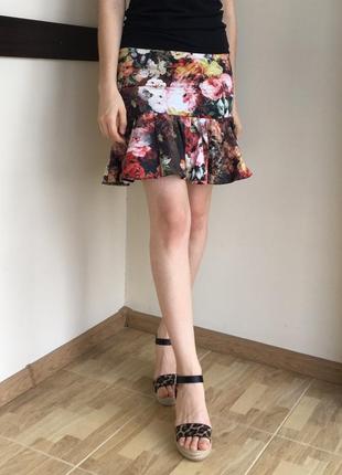 Симпатичная юбка в цветочек от mohito.
