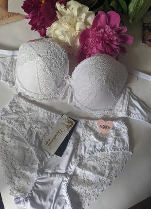 Комплект нижнего белья - 230 ₴, купить на IZI (30129357)
