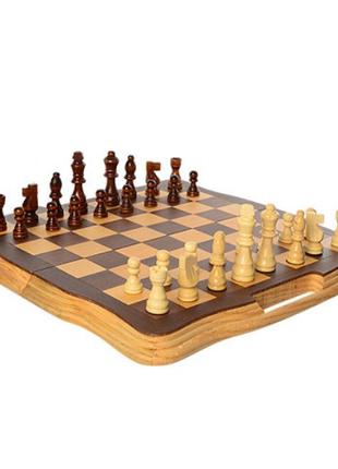 Шахматы с деревянными фигурами