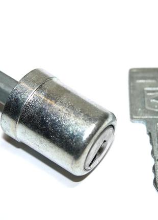 Кнопка замка багажника 1102 (1 ключ метал.)