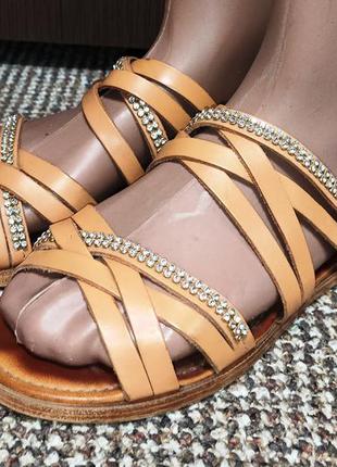 Босоножки сандалии натуральная кожа. размер 36( стелька 24 см)