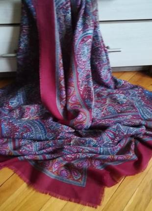 Красивый платок с турецким узором