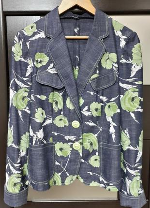Интересный приталенный пиджак жакет с цветочным принтом hand m...