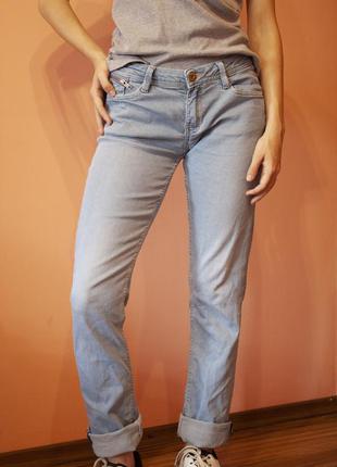 Женские джинсы средней посадки
