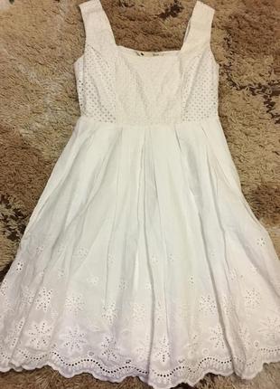 Нереально красивое белоснежное платье с натуральной ткани yumi