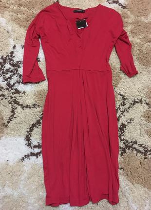 Очень красивое красное платье reserved