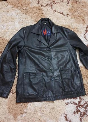Красивая кожаная куртка the hudson leather