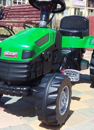 Детский трактор на педалях Pilsan (зеленый цвет)
