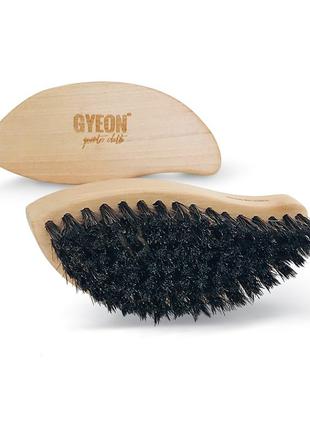 Gyeon Q2M Leather Brush_Щетка для очистки кожи