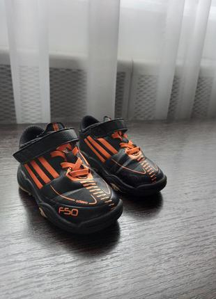 Крoси adidas