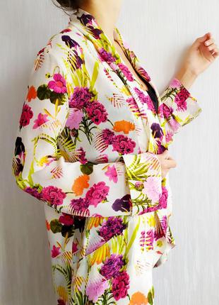 Женский летний пиджак с тропическим принтом