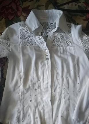 Белая нарядная блузка