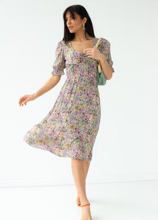 Цветочное платье-миди с короткими рукавами