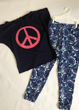 Лёгкие штаны и футболка. комплект одежды