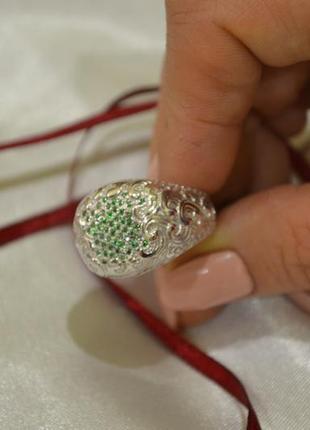 Стильное женское кольцо из серебра