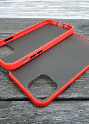 Матовый противоударный чехол для iPhone 12 красный бампер