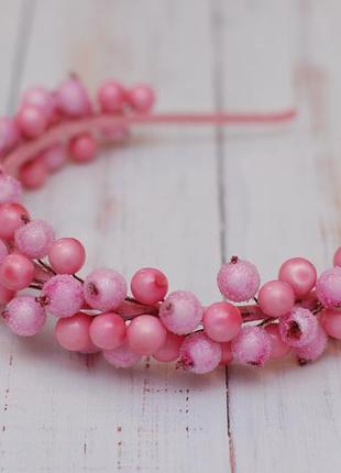 Нежно-розовый обруч с ягодами калины