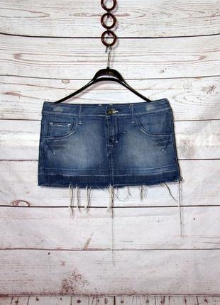 Крутая джинсовая короткая юбка с потрепаным низом