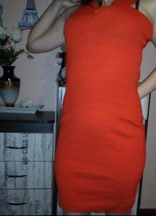 Ники минаж дизайн платье-миди - футляр с переплетами на спине