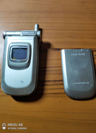 Мобильный телефон Samsung SGH-V200