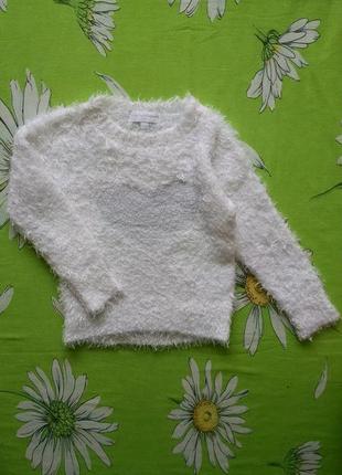 Белый свитер-травка с сердцем для девочки 3-4 года