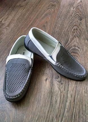 Новые туфли,мокасины с перфорацией для мальчика 35р-22 см