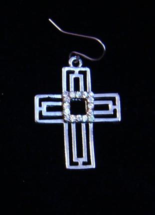 Серьга-крест, серьга с подвеской крестом