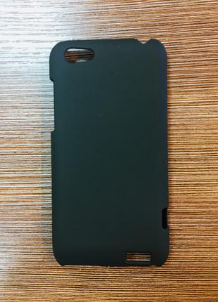 Чехол-накладка на телефон HTC One V Т320е чёрного цвета