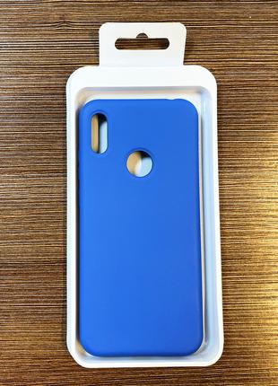 Чехол-накладка на телефон Huawei Y6 2019 синего цвета