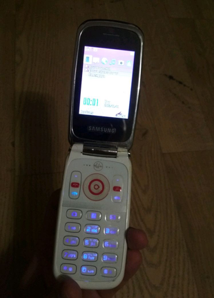 Телефон Samsung W888