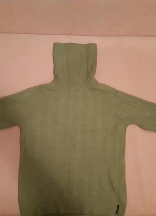 Теплый  зеленый свитер