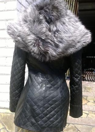 Шикарная куртка косуха стеганная с натуральным мехом чернобурки