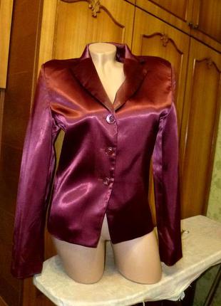 Очень красивый атласный жакет женский пиджак марсала двубортный