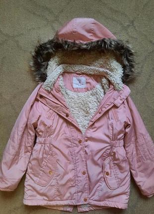 Курточка парка на девочку розовая 6-8 лет