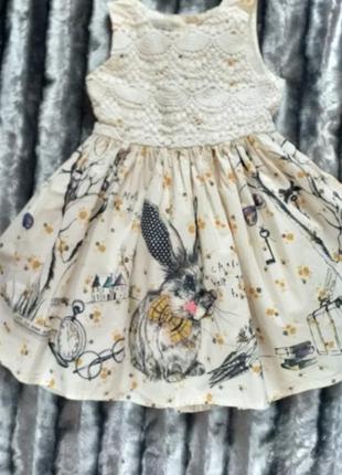 Очень пышное платье next с кроликом