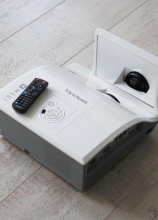 Проектор для презентаций ViewSonic PJD8653ws + экран проекционный