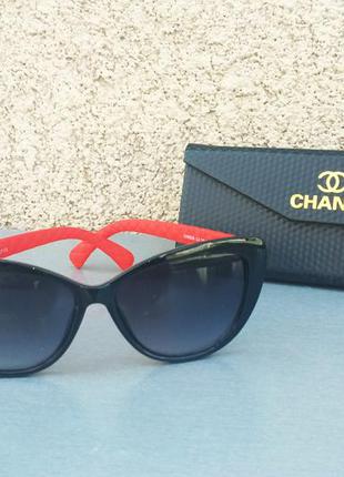Chanel очки женские солнцезащитные черные с красными дужками