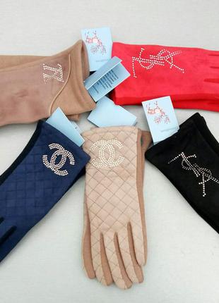 Перчатки женские брендовые со стразами на тонком стриженном меху