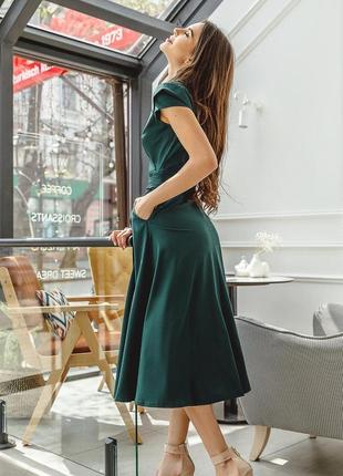 Платье на запах с короткими рукавами