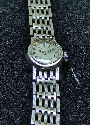 Серебряные часы Rotary.