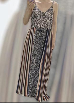 Длинное платье сарафан с плиссированной юбкой