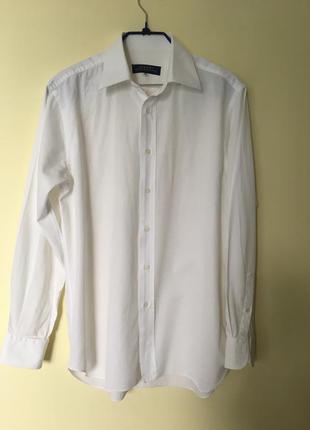 Классичекая рубашка белого цвета