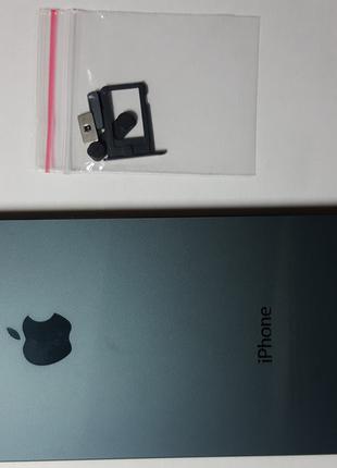 Крышка задняя Apple iPhone 5 черная .