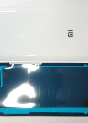 Крышка задняя Xiaomi MI6 белая (пластик)
